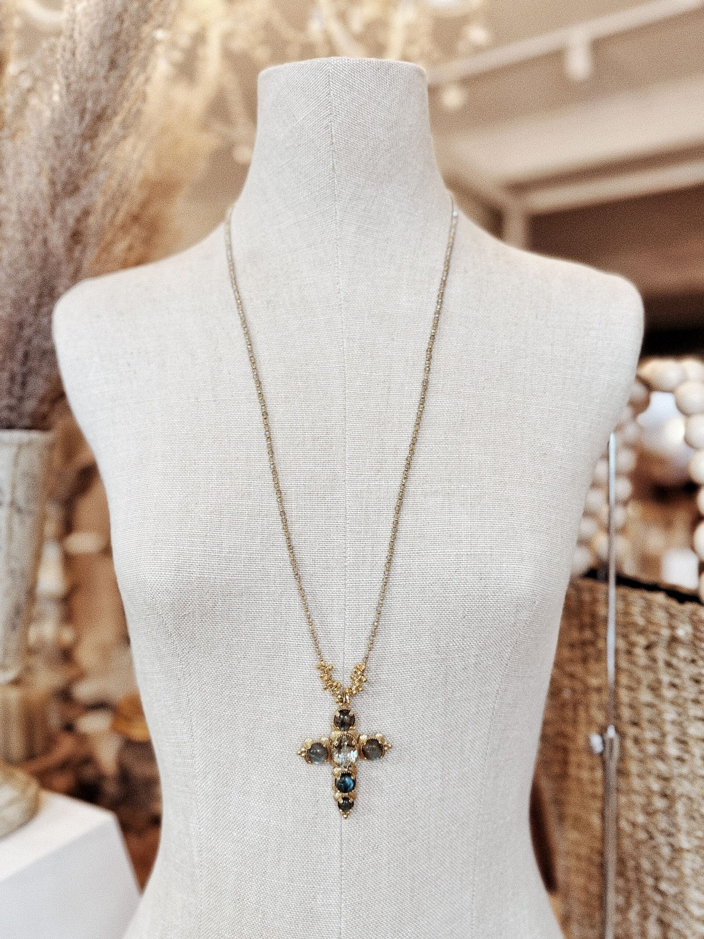 Sautoir Royal – croix en labradorite
