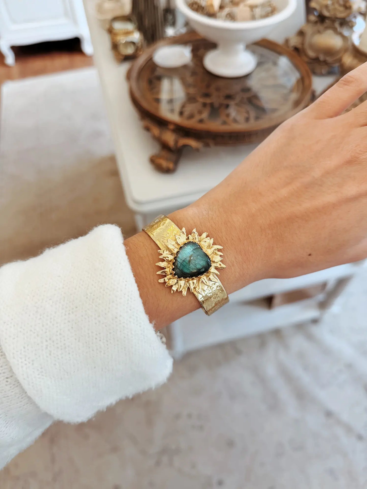 Bracelet manchette – cœur sacré labradorite