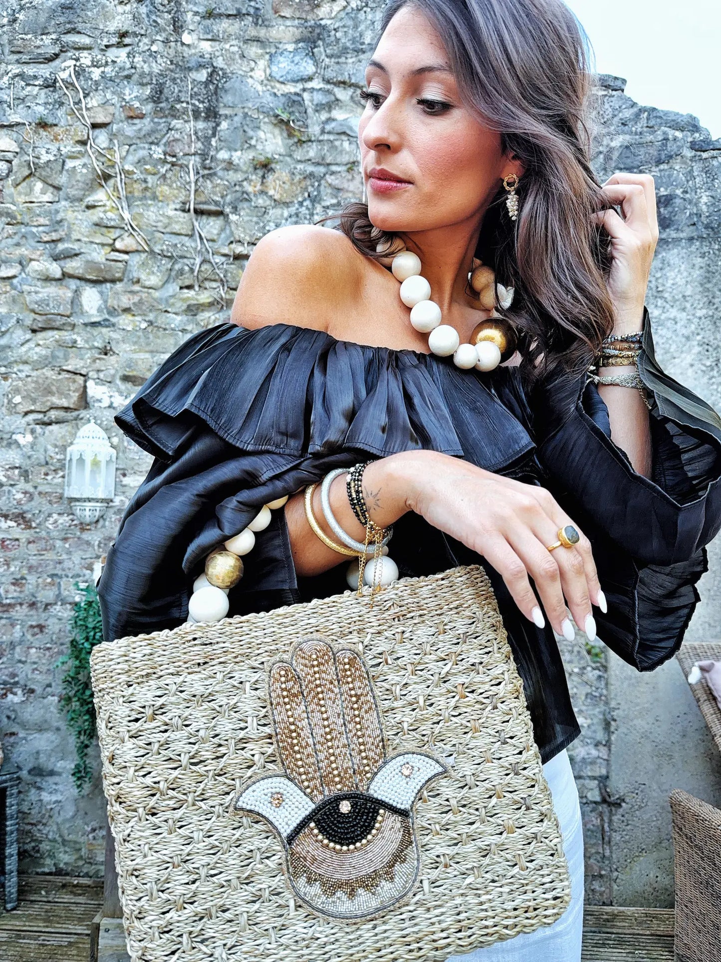 Blouse noire à volants