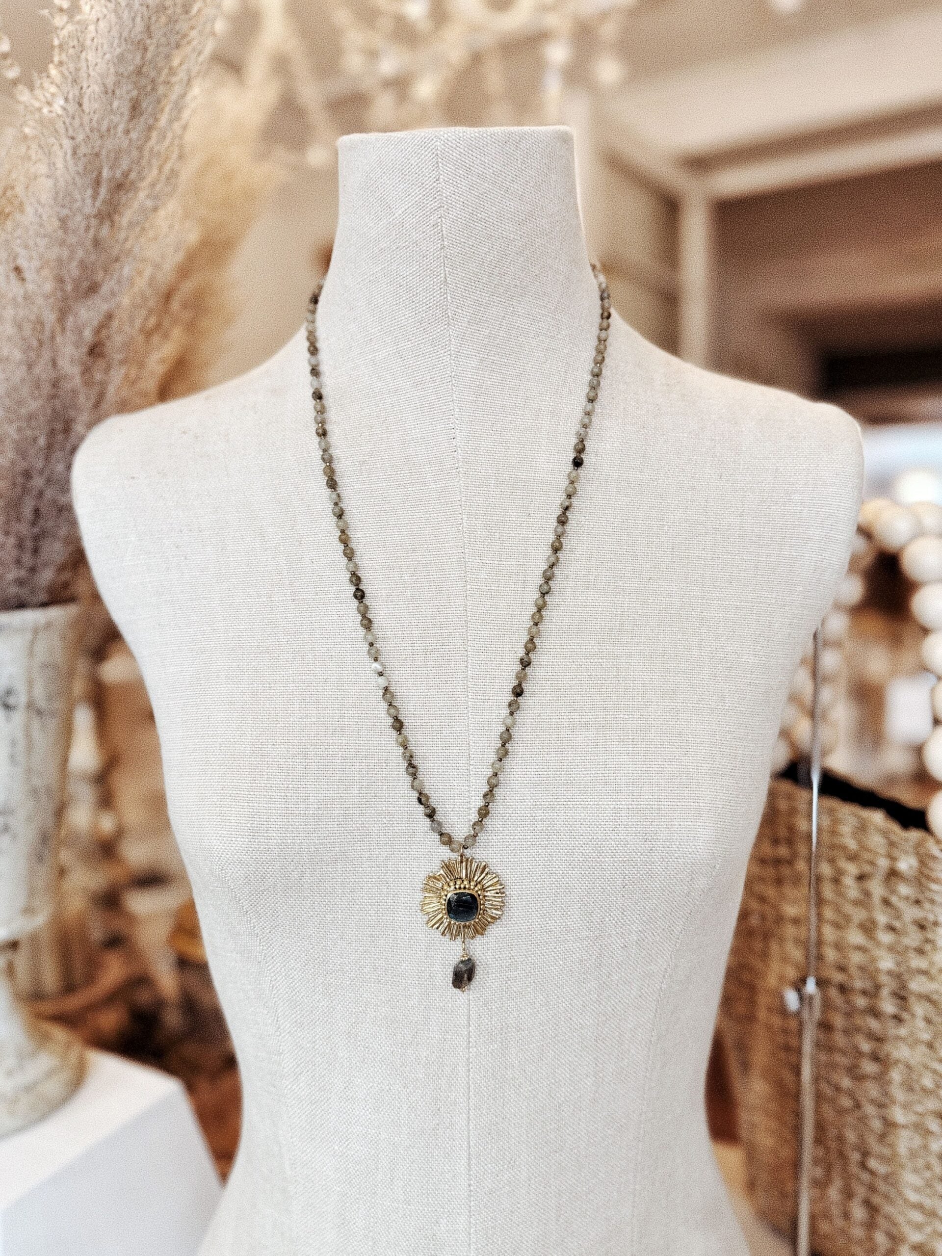 Sautoir Astoria – soleil labradorite