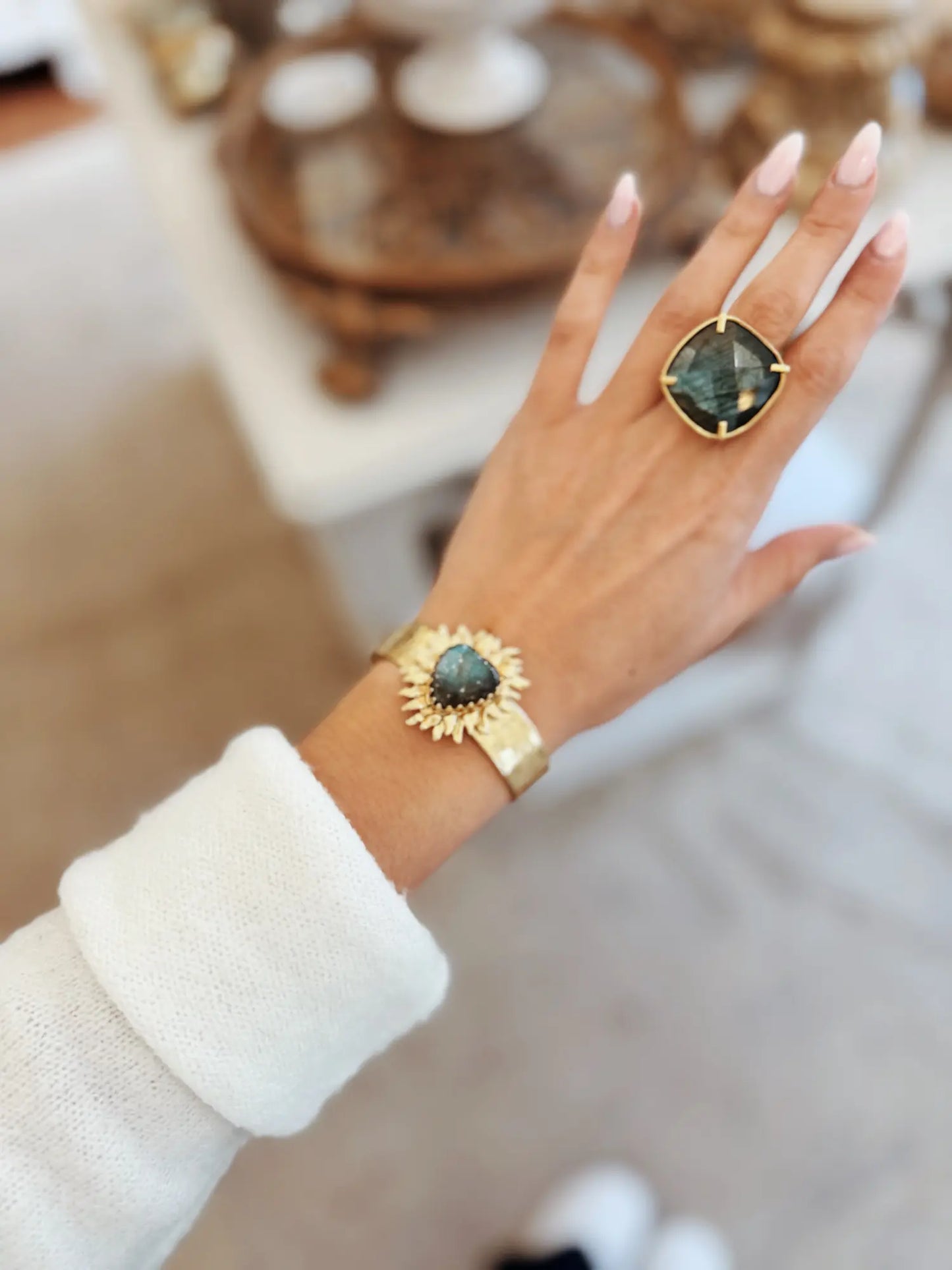 Bracelet manchette – cœur sacré labradorite