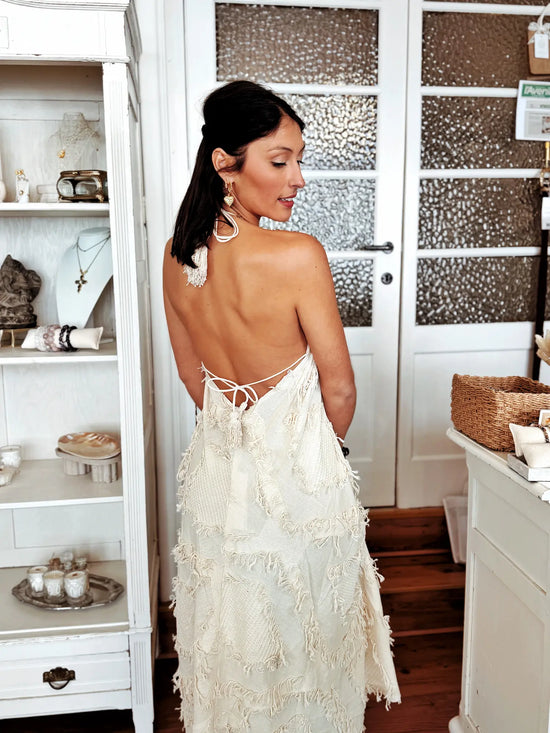 Robe à franges et dos nu