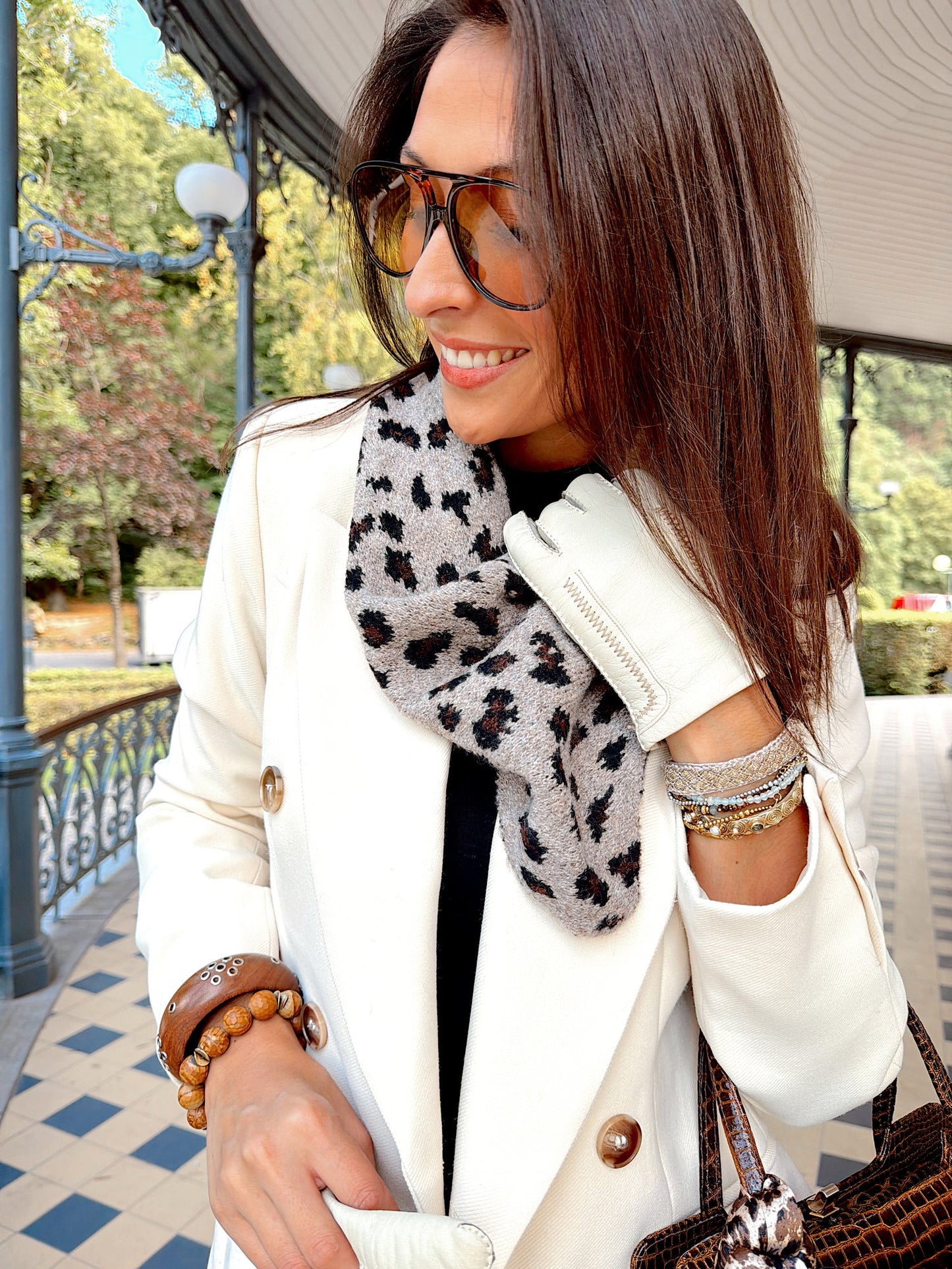 Écharpe triangle léopard beige - Romy
