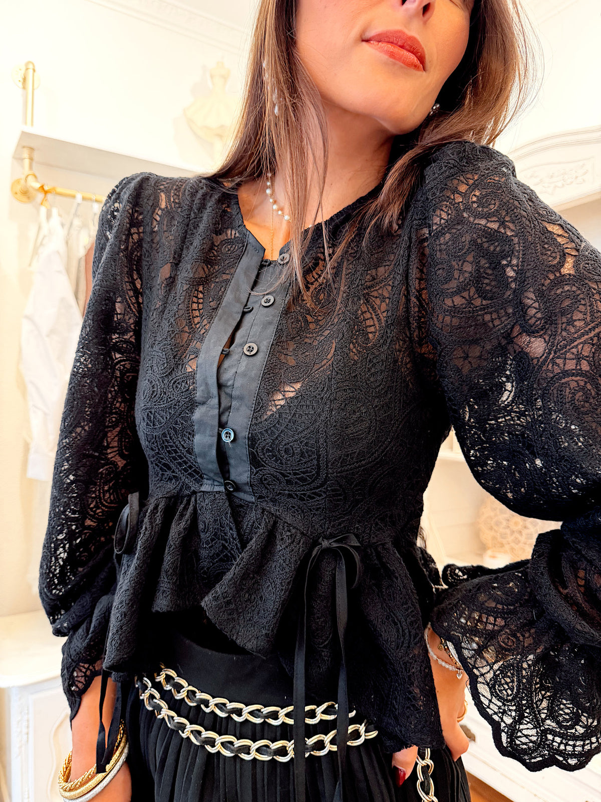 Blouse en dentelle noire - Esmeralda