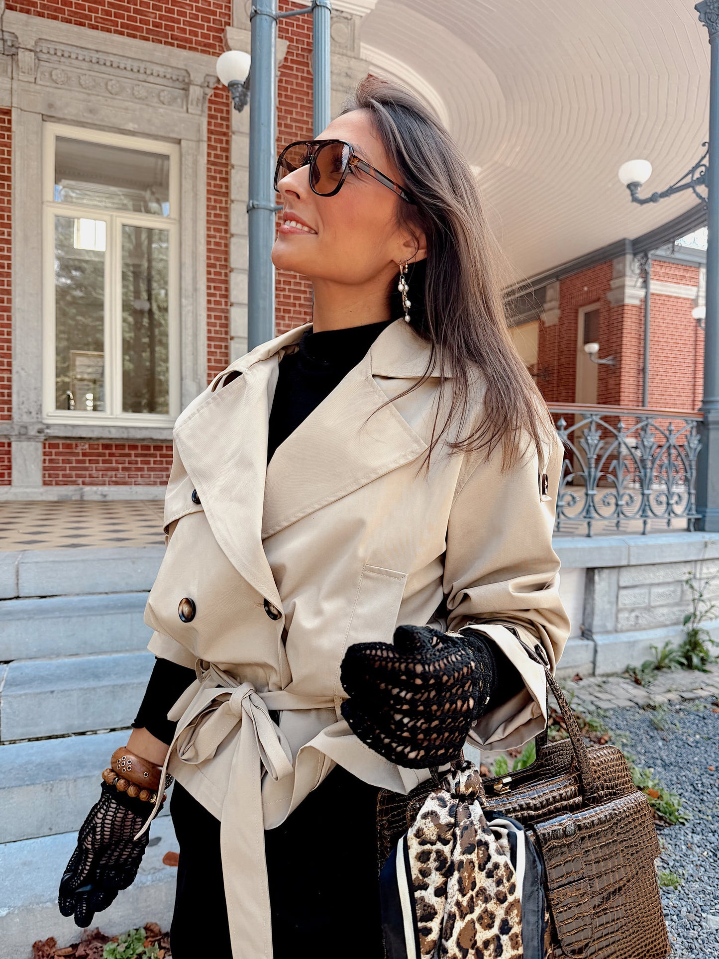 Trench court beige oversize – Victoire