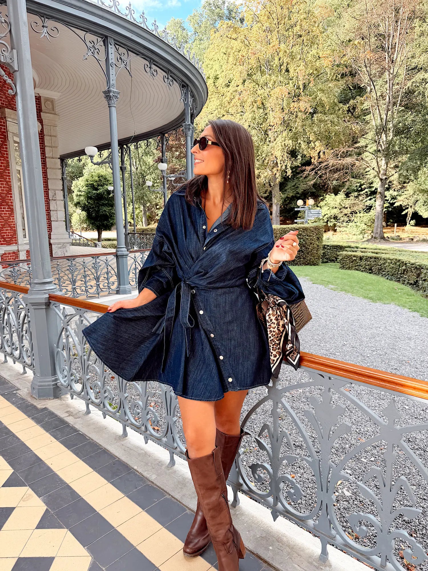 Robe patineuse à manches boufantes en jean brut