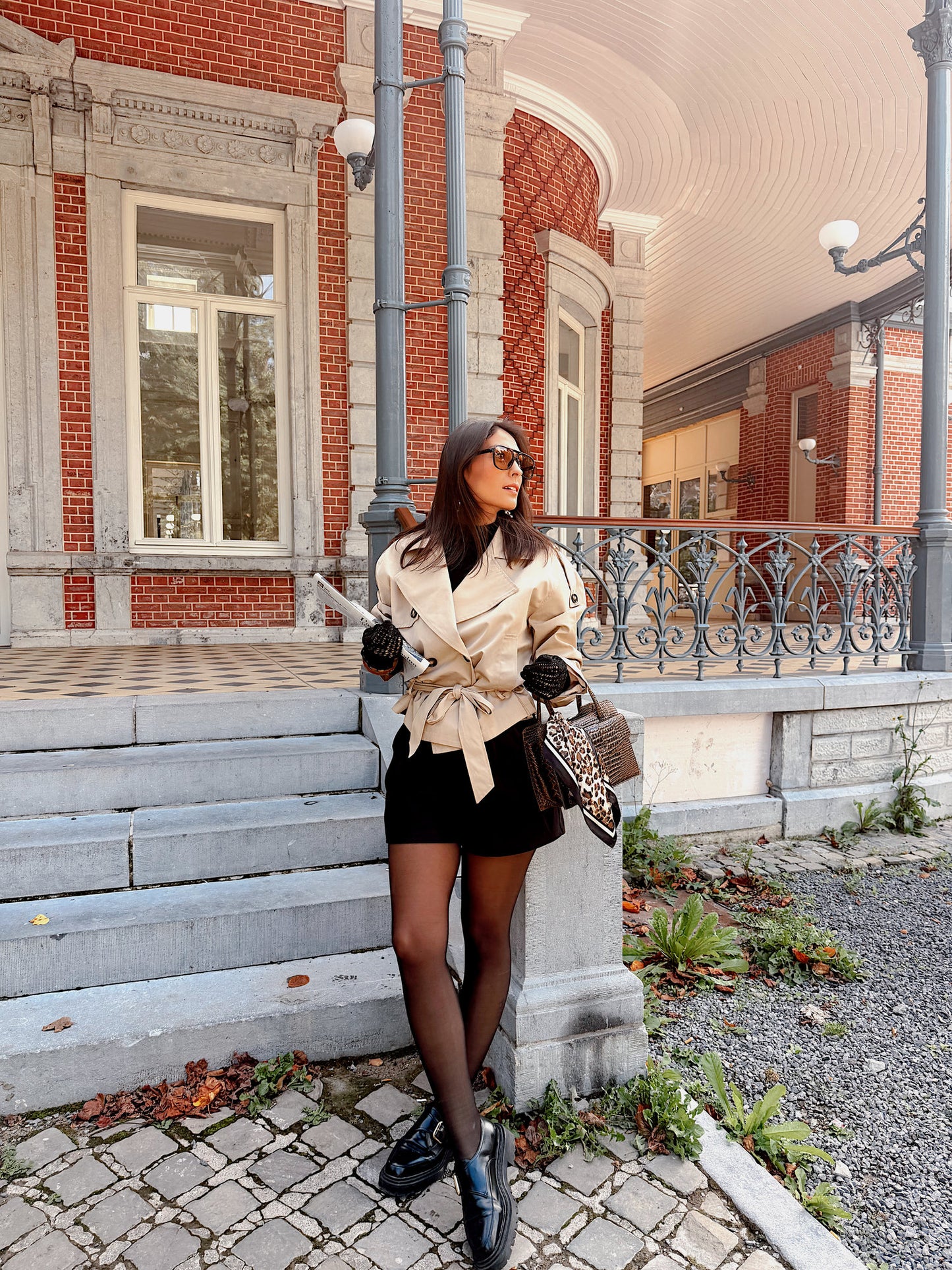 Trench court beige oversize – Victoire