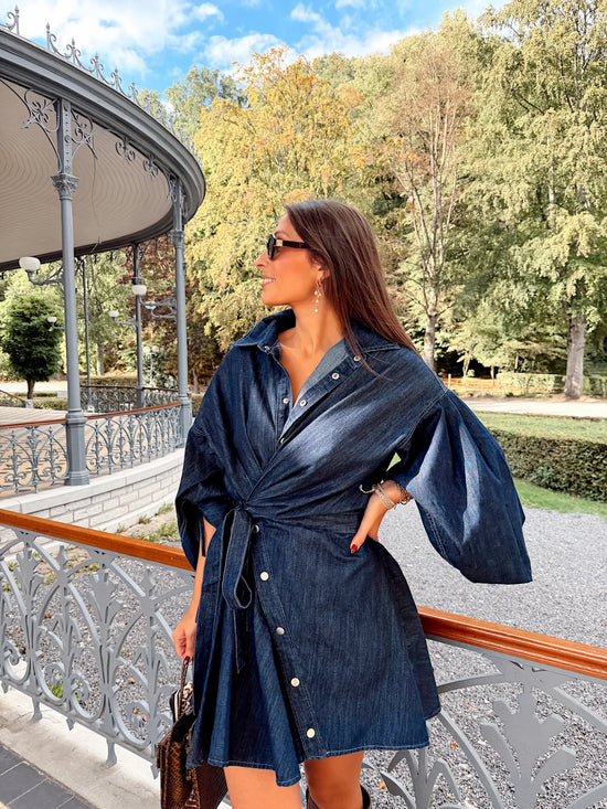 Robe patineuse à manches boufantes en jean brut