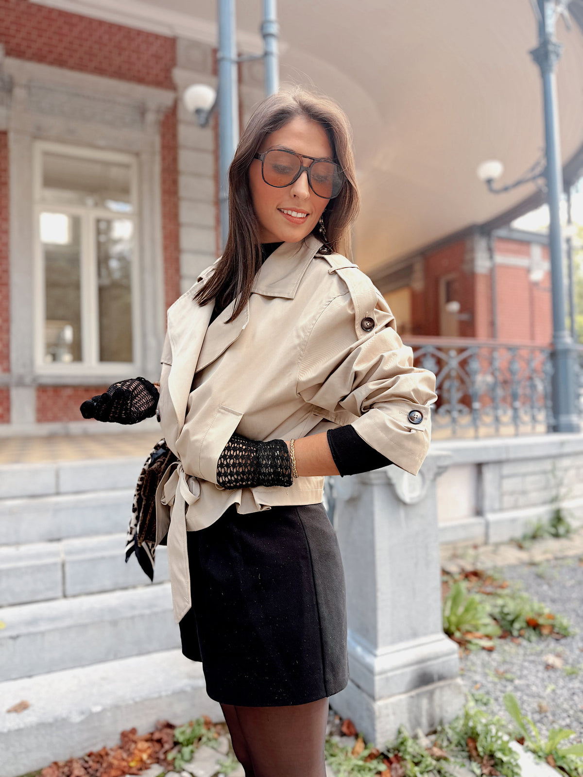 Trench court beige oversize – Victoire