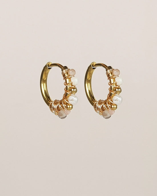 Petites boucles d'oreille créoles - Pierre de lune blanche