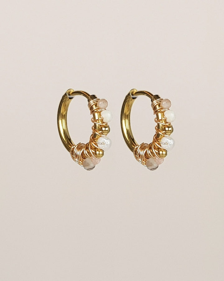 Petites boucles d'oreille créoles - Pierre de lune blanche