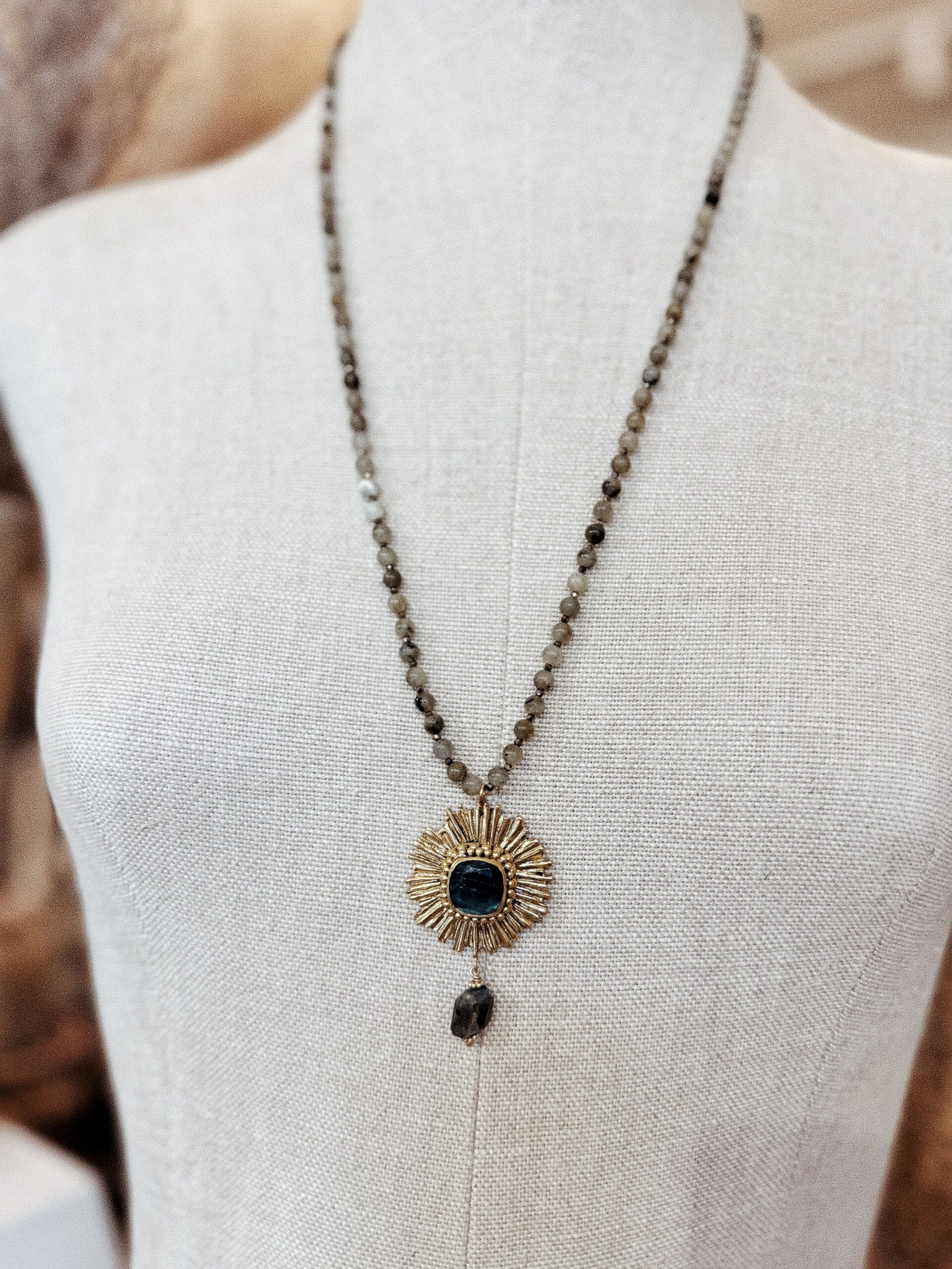 Sautoir Astoria – soleil labradorite