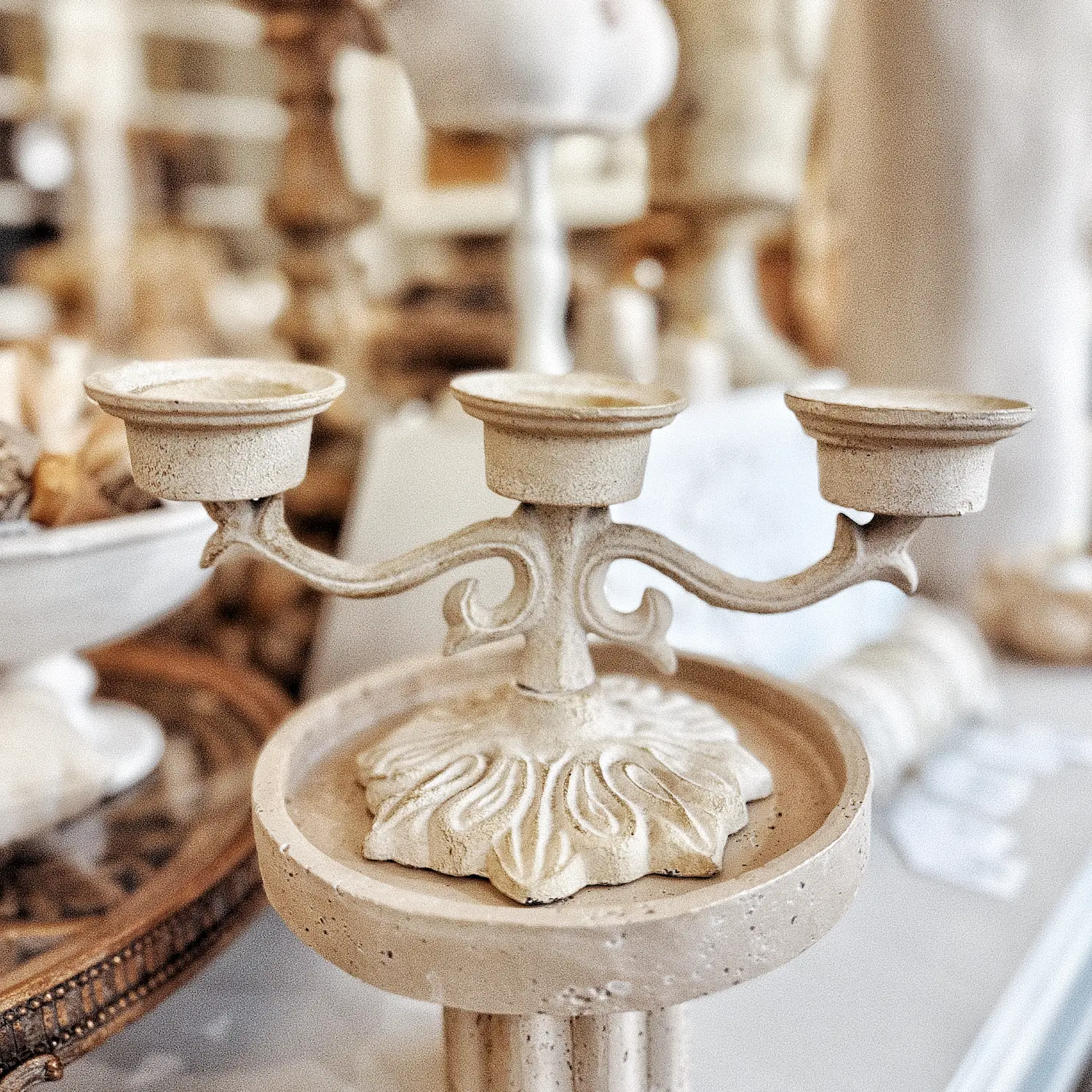 Chandelier patiné en fer forgé