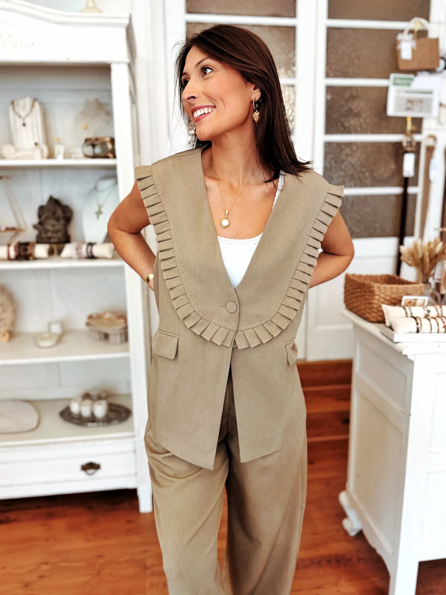 Blazer sans manches - Taupe – Image 2