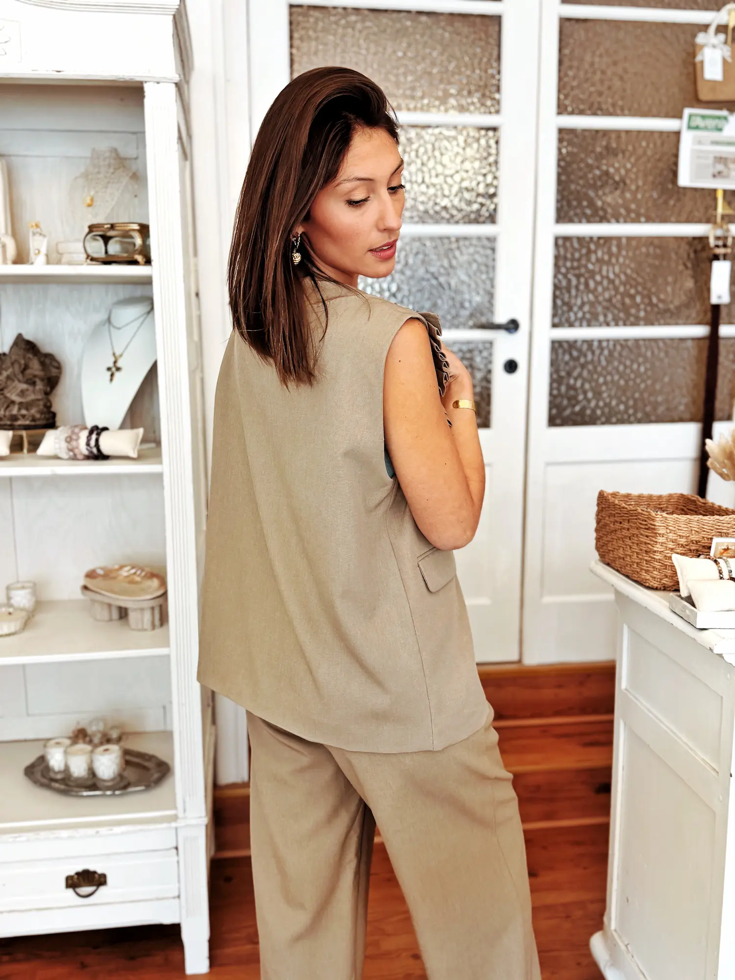 Blazer sans manches - Taupe – Image 10